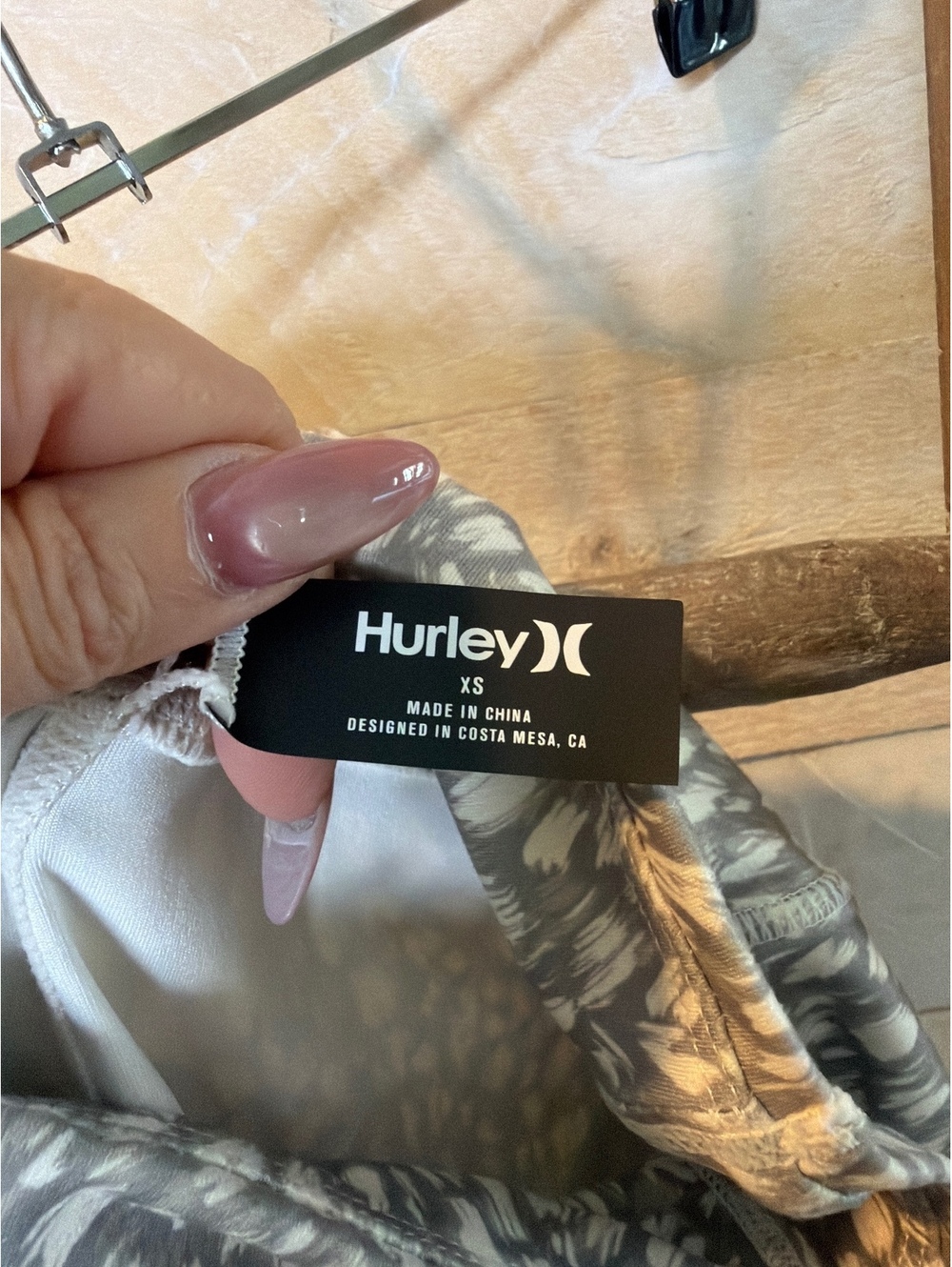 Hurley Women's XS Gray and White Patterned Leggings - Picture 4 of 5